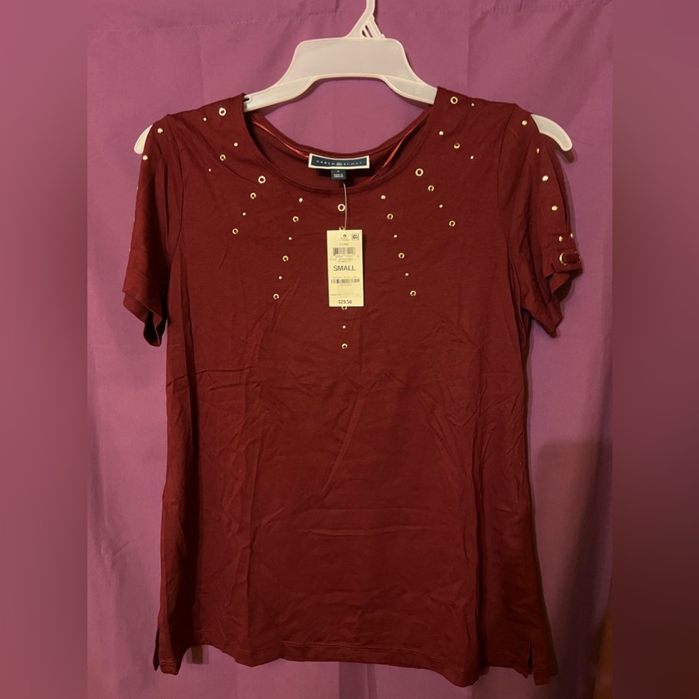 Karin Scott Maroon Slit Sleeve t-shirt